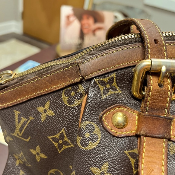 Authentic Louis Vuitton Monogram Tivoli GM - Picture 7 of 12